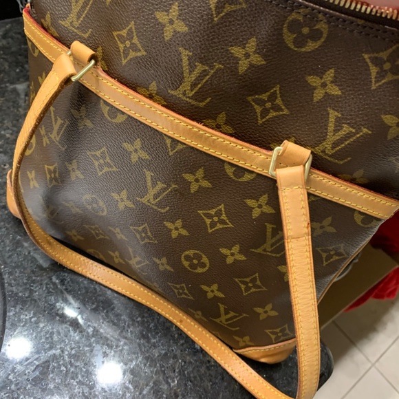 Authentic Louis Vuitton coussin bag - Picture 2 of 5